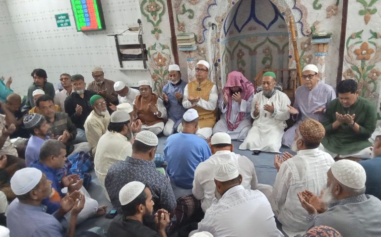 ‎খালেদা জিয়ার সুস্থতা কামনায় বাদ জুম্মা মহানগর বিএনপির দোয়া