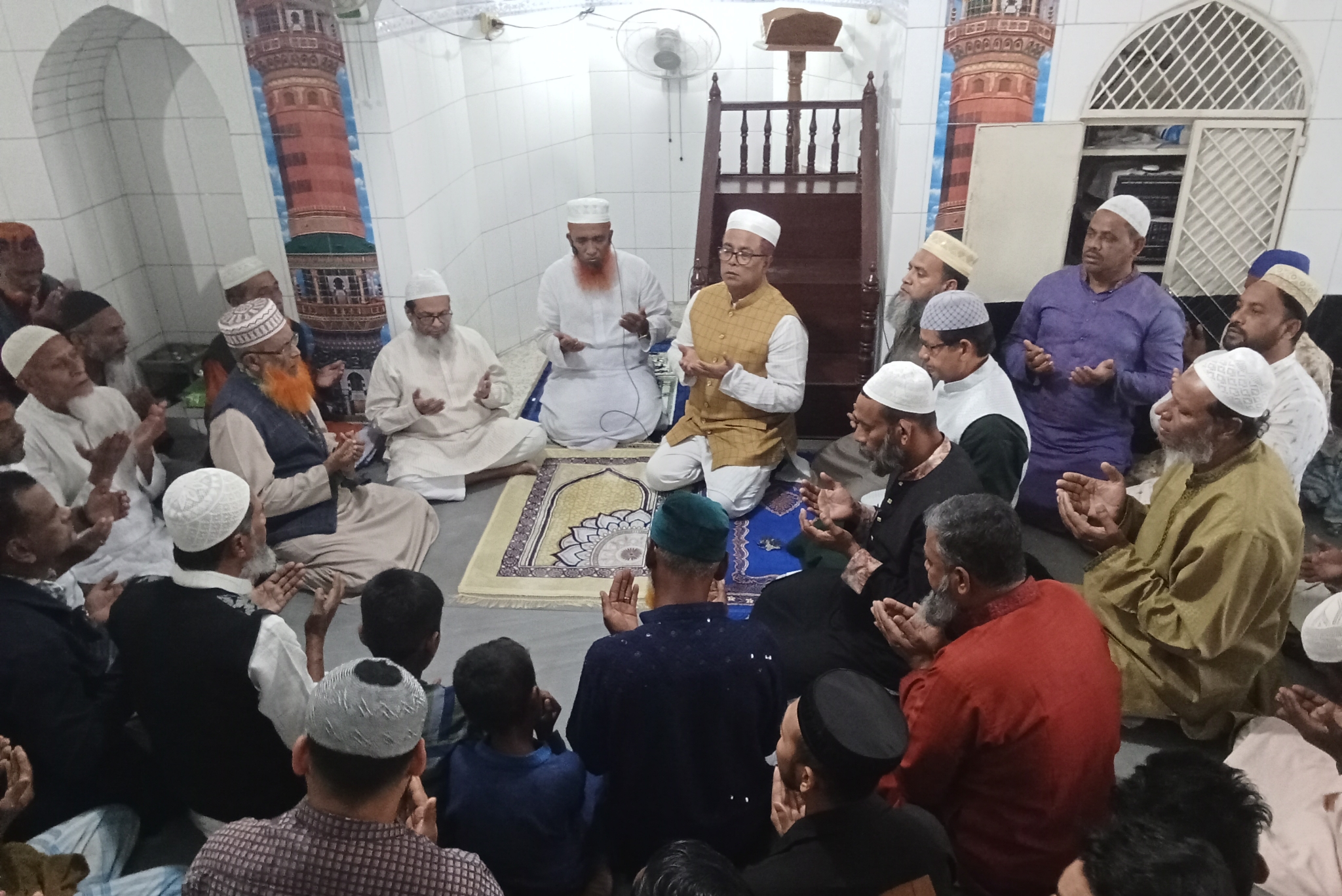 খালেদা জিয়ার রোগমুক্তি কামনায় কদমরসুল দরগায় ২৩ নং ওয়ার্ড বিএনপির দোয়া