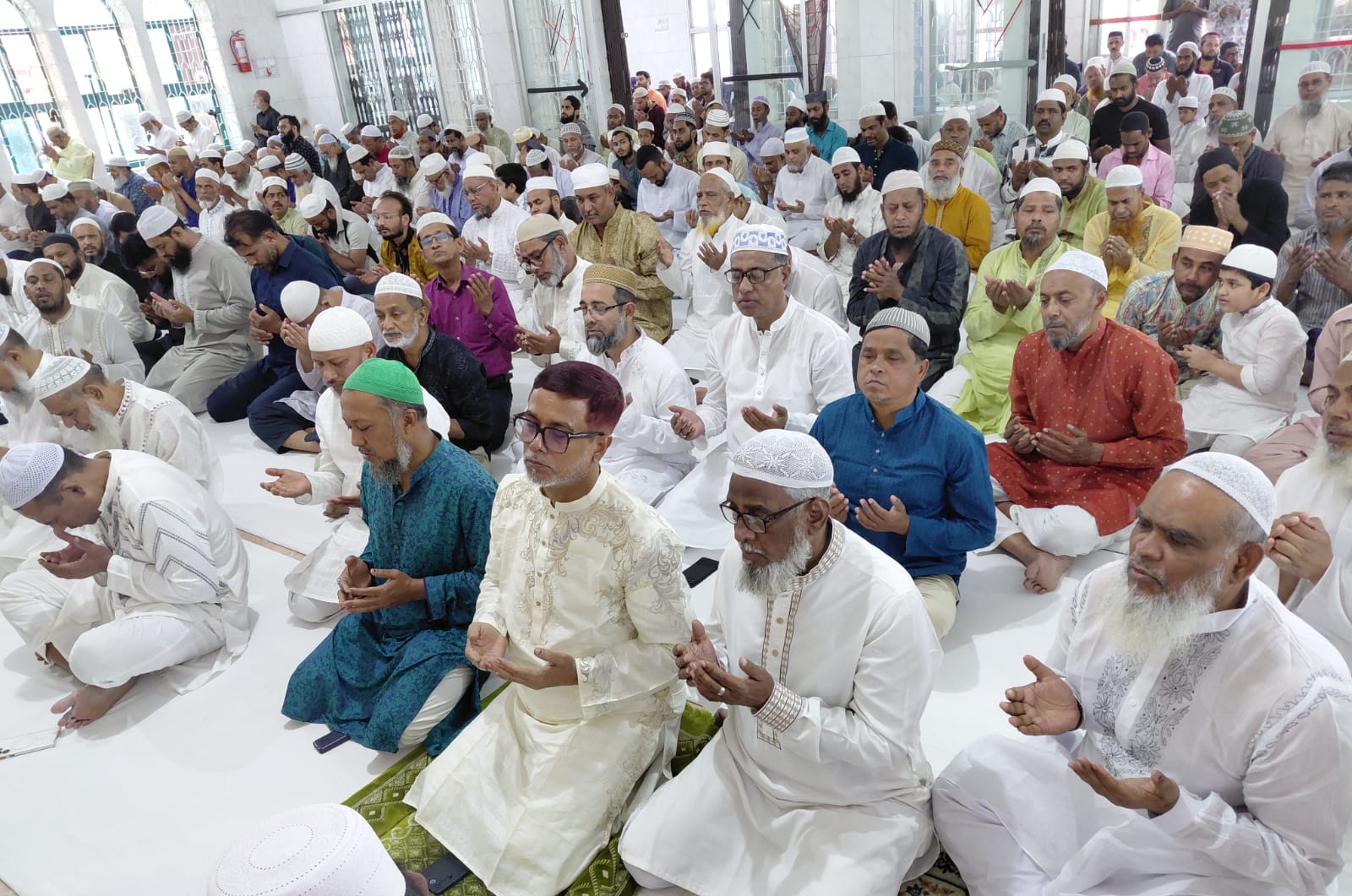 খালেদা জিয়ার মাগফেরাত কামনায় মহানগর বিএনপির উদ্যোগে দোয়া