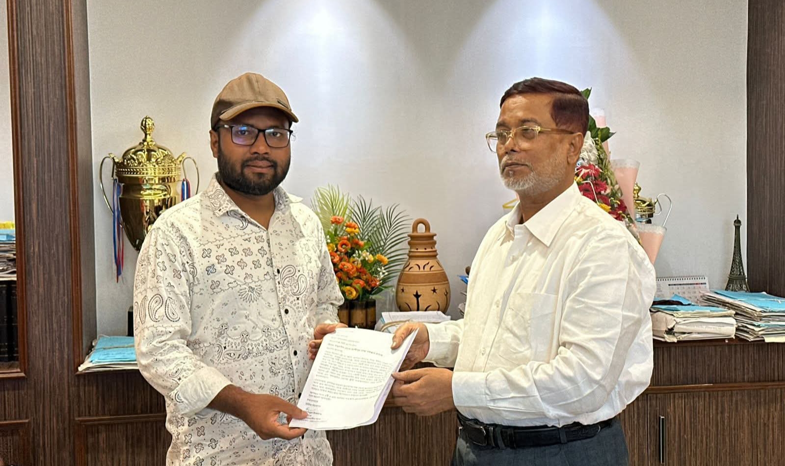 দূষণে বাবুরাইল-কাশীপুর লেক: প্রশাসকের দ্বারস্থ সাংবাদিক রাশেদ