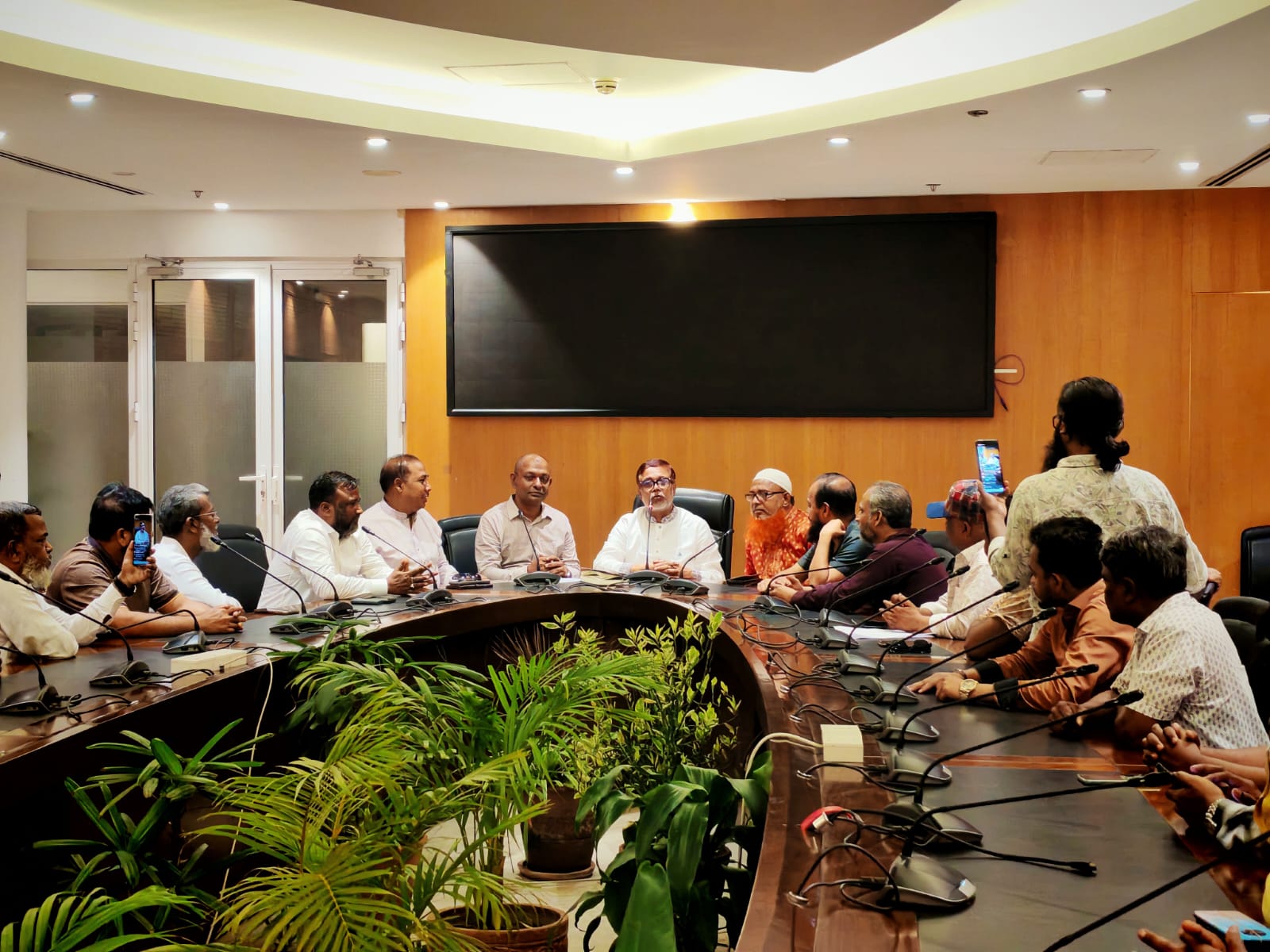 নাসিক প্রশাসকের সাথে মহানগর যুবদলের মত বিনিময় সভা